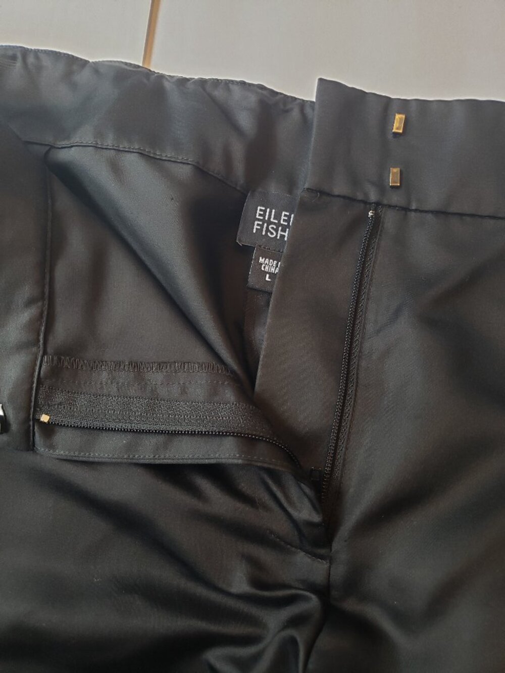 Eileen Fisher Silk Satin Wide Leg Lightweight Cropped Black Cargo Pants - Picture 4 of 11